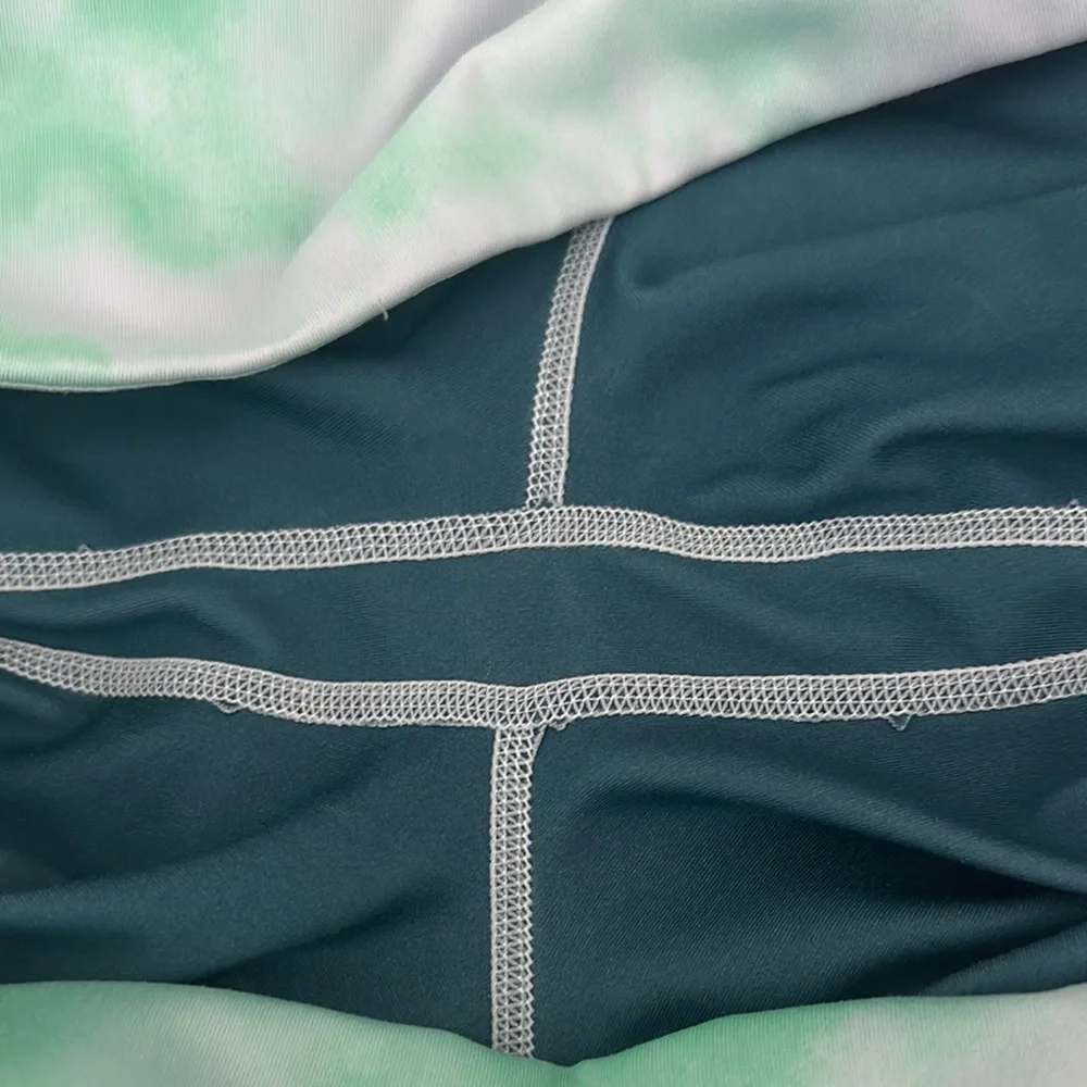 Nike Green and White Bike Shorts Moisture-Wicking Performance